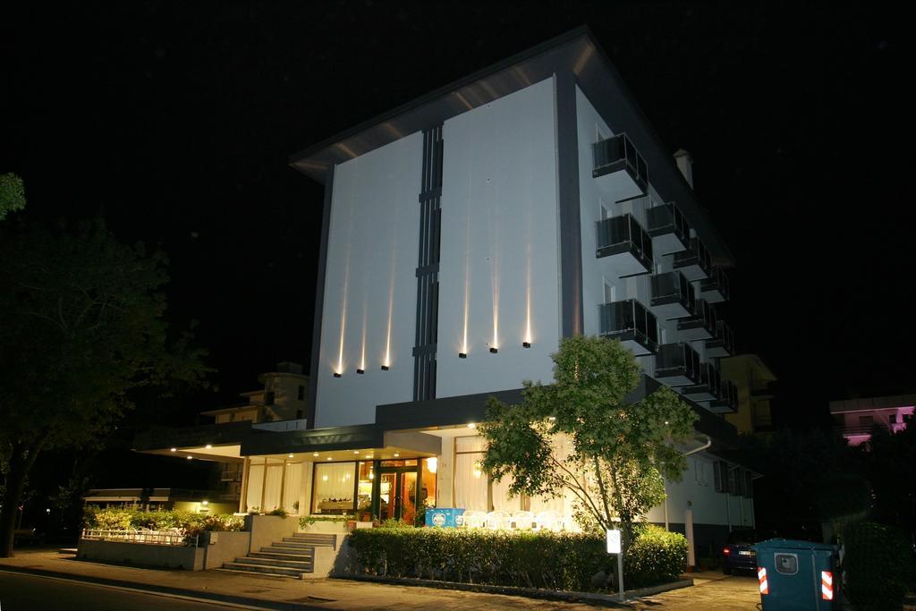 Hotel Domingo Lido di Jesolo Exterior foto